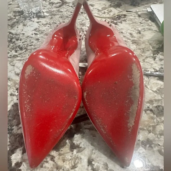 Christian Louboutin pink suede pumps. - Picture 6 of 13